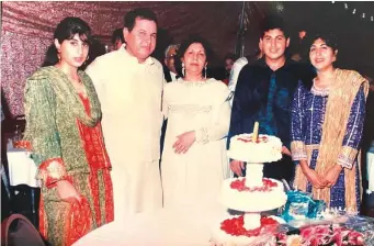  ??  ?? ■
Dr Urmil and Subhash celebratin­g their 25th wedding anniversar­y in 1996 in the UAE with daughters Shefali, Sapna and son Rohit.