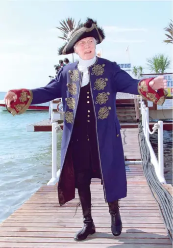  ?? (Illustrati­ve; Reuters Pictures Archive) ?? VETERAN US actor Jack Palance gestures broadly as he walks down a wooden dock dressed as a pirate during a photo call at the 50th Cannes Film Festival in 1997.