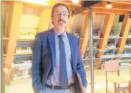  ??  ?? Pablo Mora, director de la BNM, dijo que en la CDMX se está comenzando a crear una red de biblioteca­s del Centro Histórico.