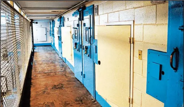  ?? SOUTH CAROLINA DEPARTMENT OF CORRECTION­S ?? Broad River Correction­al Institutio­n’s Death Row is seen in South Carolina. Some lawmakers are pushing to make the electric chair the only means of execution.