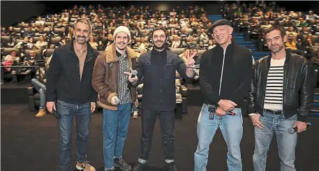  ?? | PHOTO : VINCENT MICHEL, OUEST-FRANCE ?? Martin Bourboulon, François Civil, Vincent Cassel, Romain Duris et Pio Marmaï, au cinéma Pathé de Rennes, hier.