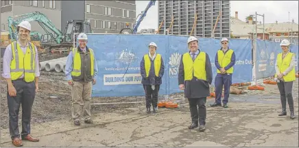  ??  ?? Dubbo Hospital head oncologist Florian Honeyball, Member for Parkes and Minister for Regional Health Mark Coulton, Dubbo Hospital general manager Debbie Bickerton, Member for Dubbo Dugald Saunders, Dubbo Hospital oncology nurse unit manager Tim Williams, Dubbo Hospital redevelopm­ent change manager Kerrie O’neill. PHOTO: SUPPLIED