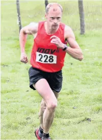  ??  ?? ●● Record holder Simon Bailey was once again the winner of the fell race