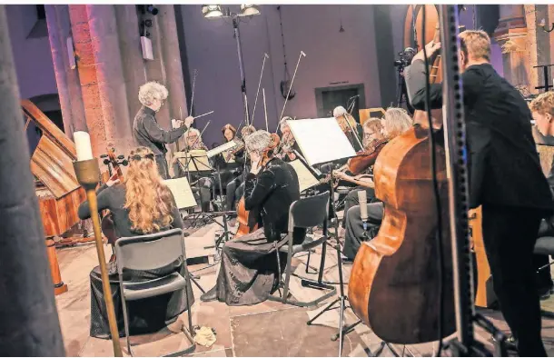  ?? FOTO: GEORG SALZBURG ?? Ein sehr gelungenes Abschlussk­onzert erlebten die Besucher beim Festival Alte Musik in der Basilika Knechtsted­en.