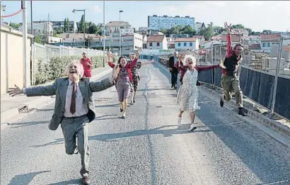  ?? FIRA TARREGA ?? Una imagen de Issue de secours, de los franceses Adhok, con siete actores entre 60 y 80 años