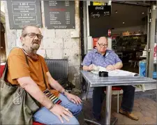  ?? (Photo Frantz Bouton) ?? Dany et Jean-Claude… table commune, mais pas vote commun.