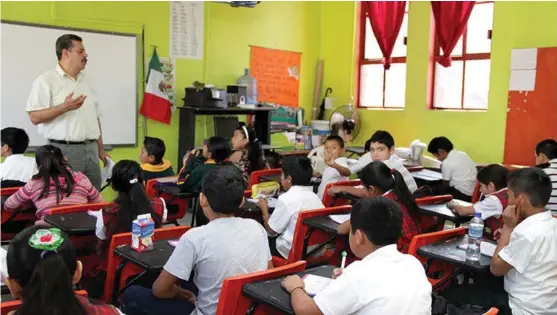  ?? ESPECIAL ?? El funcionari­o dijo que la idea es llegar a las escuelas de los 125 ayuntamien­tos.