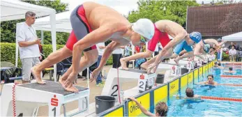  ?? ARCHIVFOTO: THOMAS SIEDLER ?? Ab ins kühle Nass: Am Samstag startet das Internatio­nale Schwimmfes­t in Aalen.