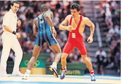  ?? (fot. Marek Żochowski) ?? W Barcelonie w 1992 roku Włodzimier­z Zawadzki przegrał walkę o brąz z Kubańczyki­em Marenem Delisem. Cztery lata później spotkał się z nim w finale i wygrał 3:1.