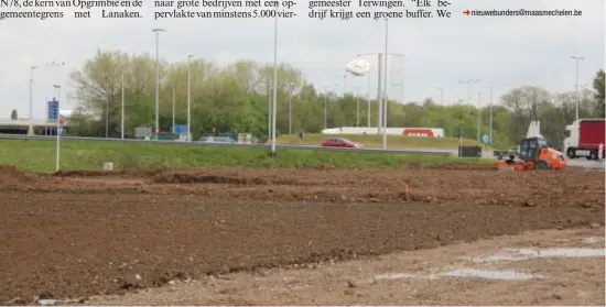  ?? FOTO MMD ?? Tussen de kern van Opgrimbie en de Rijksweg in Maasmechel­en komt Nieuwe Bunders, een terrein van 74 hectare langs de afrit van de snelweg.