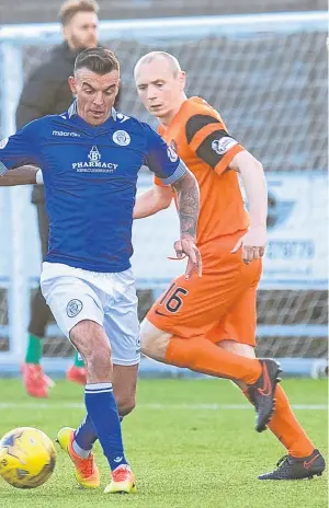  ?? Pictures: SNS. ?? Willo Flood, left, and at right with Queen of the South’s Derek Lyle. The Dundee United midfielder said the Tangerines had a frank discussion about where they went wrong against Falkirk last week, and how to put things right when they face Queen of the...