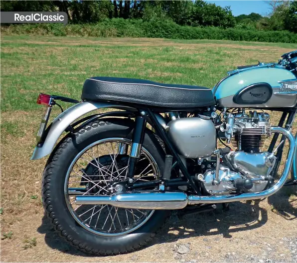  ??  ?? Job done. Enjoy the enduring handsome lines of the 1961 Triumph Bonneville