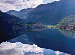  ?? FOTO: PÅL CHRISTENSE­N ?? Eidavatnet ligger langs veien til Fossmork.