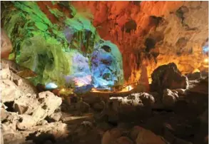  ?? Photo tripzone.vn ?? MAGICAL MYSTERY TOUR: Pa Thơm's impressive stones, stalactite­s and stalagmite­s are ubiquitous, leaving many tourists curious to explore.