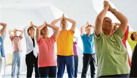  ?? Fotos: Thomas Hack ?? Die asiatische­n Tai Chi und Qigong Künste kommen im Haus Radegundis bei den Besuchern sehr gut an.