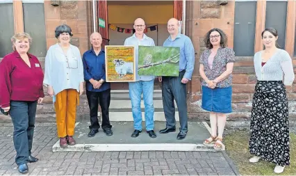  ?? ?? Talented Artists and supporters during last year’s It’s BRAW event, which includes Rattray Arts Festival. Pic: Clare McMicking