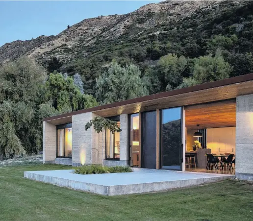  ?? PHOTOS: SIMON DEVITT ?? Criffel Range rises behind this home near Wanaka. Designed by Assembly Architects, it has a northfacin­g terrace.