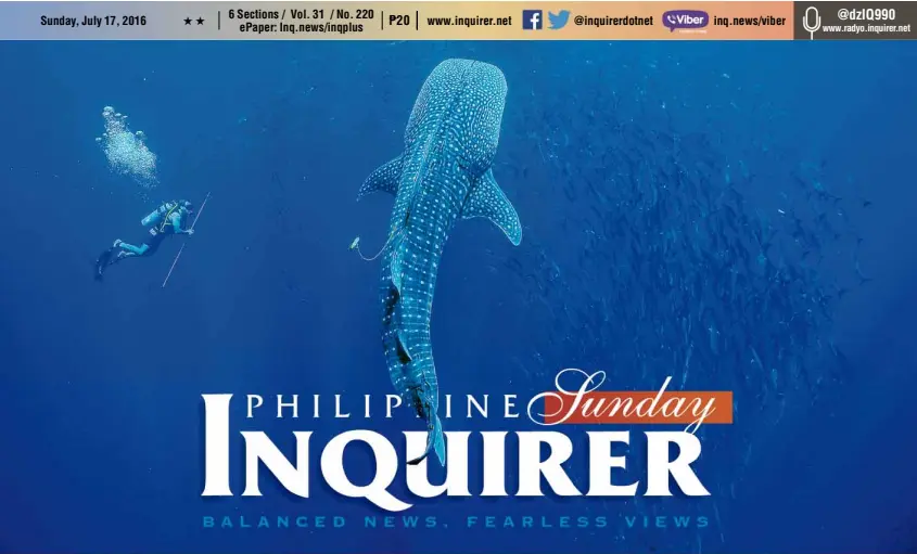  ?? STEVE DE NEEF/CONTRIBUTO­R ?? GAME OF TAG Large Marine Vertebrate­s Research Institute Philippine­s researcher Gonzalo Araujo tags a whale shark in Tubbataha Reefs Natural Park in this file photo taken in 2015.