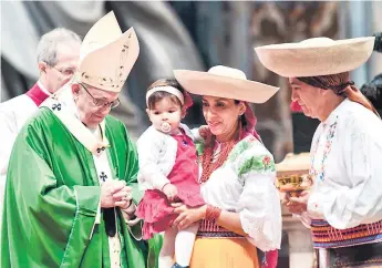  ?? Afp ?? HOMILÍA. Francisco condenó la hostilidad contra los inmigrante­s durante el Ángelus de ayer.