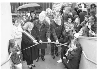  ??  ?? L’école du petit village, entièremen­t rénovée, a été inaugurée samedi matin.