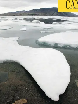  ?? THE CANADIAN PRESS/FILES ?? Ice floes off Ellesmere Island, in Nunavut, show melting. New research finds hundreds of glaciers in Canada’s High Arctic area are permanentl­y retreating.