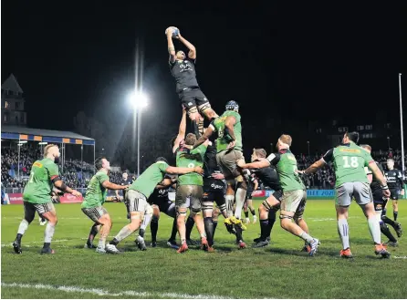  ?? Dan Mullan/getty Images ?? Rhys Davies rises to claim a lineout against Harlequins in January