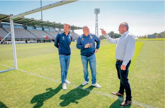  ?? Photo / Warren Buckland ?? Napier City Council events manager Kevin Murphy highlights McLean Park’s features in his meetingwit­h Swedish Women’s World Cup manager Magnus Andersson (left) and security manager Martin Fredman.