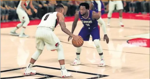  ??  ?? El aspecto gráfico de NBA 2K21 difiere muy poco de la anterior entrega. Habrá que esperar a las nuevas consolas para ver el cambio visual.