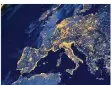  ?? FOTO: NASA ?? Dieses Satelliten­foto zeigt das Ausmaß der nächtliche­n Lichtversc­hmutzung über Europa.