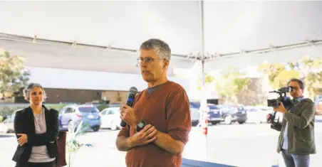  ?? Gabrielle Lurie / The Chronicle 2016 ?? Patrick Brown, CEO of Impossible Foods, speaks at a press event in Redwood City to introduce the company’s nonmeat burger.