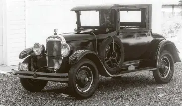  ?? Motor Matters photo ?? One of the last 1925 Maxwells produced was a dark blue coupe with black fenders. Arthur Morton Waddel paid about $950 for the 2,340-pound Maxwell and drove the three-speed car home to Amity, Oregon.