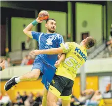  ?? FOTO: VOLKER STROHMAIER ?? Die TG Biberach (hier Mihai-Marcel Sandu) hat in heimischer Halle das Derby gegen den TSV Bad Saulgau verloren.