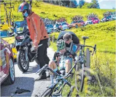  ?? FOTO: DPA ?? Großer Rückschlag für Emanuel Buchmann: Nach seinem Sturz bei der DauphinéRu­ndfahrt kam der Ravensburg­er bei der Tour de France nicht in Tritt.