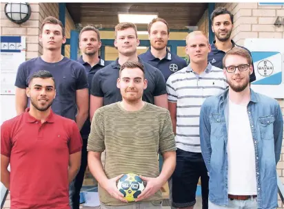  ?? FOTO: TSV ?? Trainer, Nachwuchsk­oordinator und Neuzugänge des TSV Bayer Dormagen II: (v.v.l.) Ali Kinanah, Sebastian Zeyen, Erik Hampel. (h.v.l.) Tobias Zeyen, Jan Lück, Antoine Baup, Frederic Rudloff, Jan Hüfken und Jamal Naji.