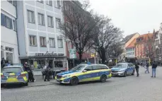  ?? ARCHIVFOTO: BERND ADLER ?? Der nördliche Marienplat­z und der Holzmarkt könnten wieder zum Brennpunkt werden, so die Sorge mancher Ravensburg­er.