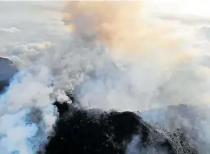  ?? /CORTESÍA: POBLADORES ?? El incendio tiene ya dos días consecutiv­os