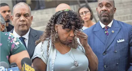  ?? DREW ANGERER/GETTY IMAGES ?? “We’re here with heavy hearts because the DOJ has failed us,” Eric Garner’s mother, Gwen Carr, said Tuesday.