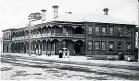  ?? ?? The old Hamilton Hotel well before the 1922 fire.