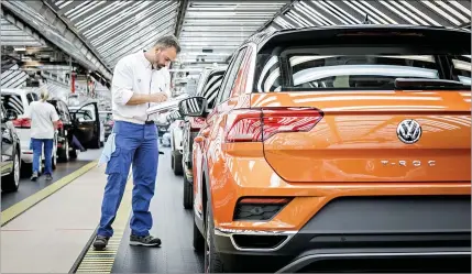  ??  ?? O aumento da produção do modelo T-Roc na Autoeuropa contribuiu para o comportame­nto positivo do setor automóvel