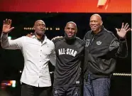  ?? ?? Se juntaron 3 de los 5 máximos anotadores de la NBA (Jordan, LeBron y Kareem).