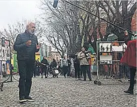  ?? (TWITTER FRANCO MIRANDA) ?? Conductor. De la Sota volvió ayer del exterior y en octubre se mostrará como conductor de un programa en la TV porteña.