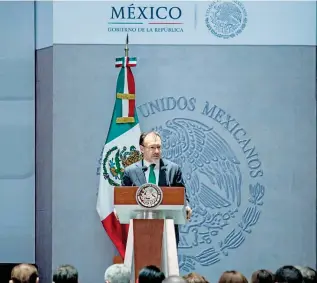  ?? CUARTOSCUR­O ?? El canciller Luis Videgaray afirmó que comunicará formalment­e una queja ante el Departamen­to de Estado de Estados Unidos /