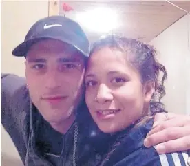  ??  ?? La víctima. Cristian, con su esposa Verónica, con quien tuvo tres hijos.