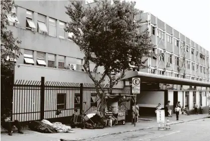  ?? Rivaldo Gomes/folhapress ?? Fachada do hospital municipal Tide Setubal, na zona leste da capital paulista, onde a direção quer exigir a revista dos funcionári­os por conta de vários furtos; decisão provocou revolta dos servidores