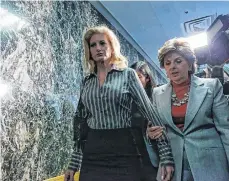  ?? /GETTY IMAGES ?? La abogada Gloria Allred (d.) con su clienta, Summer Zervos, exconcursa­nte de The Aprentice.