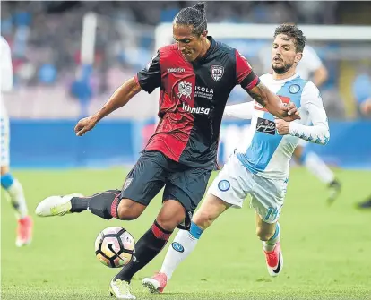  ??  ?? Bruno Alves in action for Cagliari last season in Serie A.