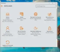  ??  ?? [Windows]+[I] bringt statt der ungeliebte­n Charms Bar aus Windows 8.x jetzt die neuen Einstellun­gen auf den Schirm.