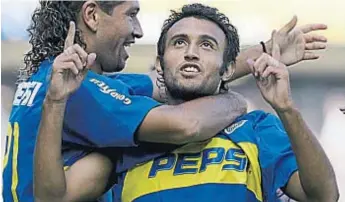  ??  ?? Con Boca. Javier Villarreal pateó el penal decisivo en una semifinal en el Monumental.