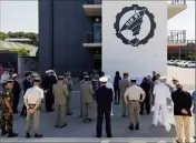  ??  ?? La et fresque a été dévoilée devant les autorités civiles militaires.