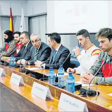  ?? FOTO: EFE ?? Regino Hernández, Felipe Montoya, Lucas Eguibar y Laro Herrero asistieron junto a Quim Salarich a la rueda de prensa